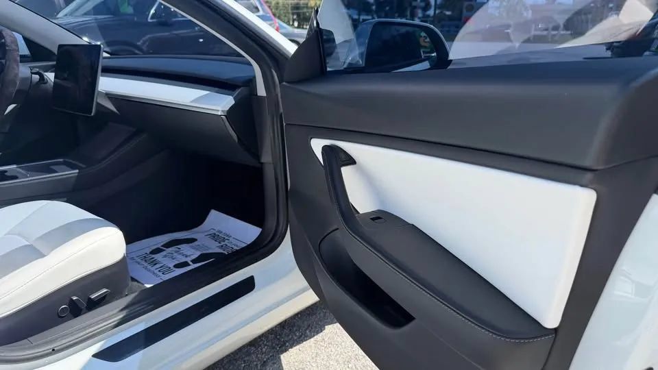 Used 2021 Tesla Model 3 Standard Range Plus RWD image 14