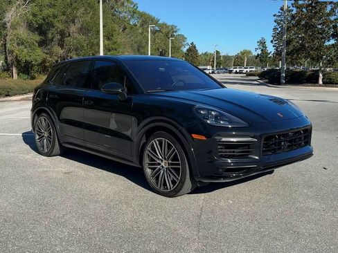 Used 2023 Porsche Cayenne GTS image 2