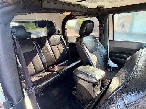Used 2016 Jeep Wrangler Sahara AWD/4WD image 12