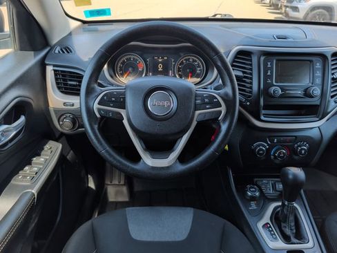 Used 2016 Jeep Cherokee Sport AWD/4WD image 19