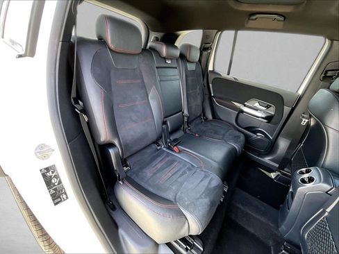 Used 2022 Mercedes-Benz GLB 250 image 29