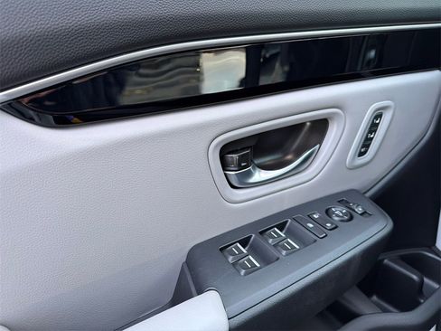 New 2025 Honda Pilot Touring image 37