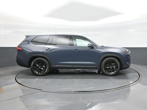 Certified 2024 Toyota Grand Highlander AWD image 10