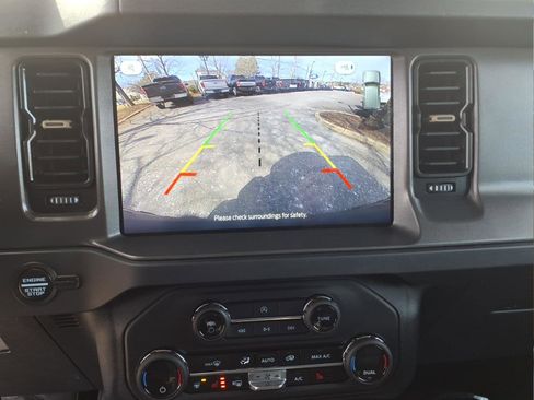 Used 2025 Ford Bronco Badlands image 19