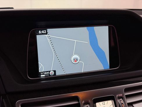Used 2016 Mercedes-Benz E 350 4MATIC Sedan image 32