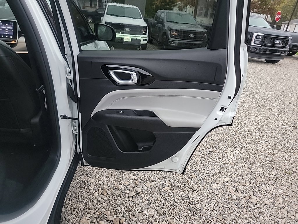 Used 2026 Jeep Compass Limited AWD/4WD image 11