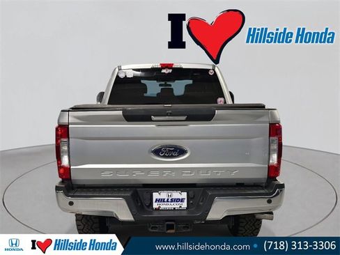 Used 2018 Ford F350 XLT w/ XLT Premium Package image 4