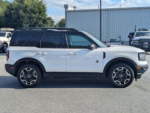 Used 2022 Ford Bronco Sport Outer Banks w/ Tech Package AWD/4WD image 9