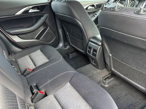 Used 2017 INFINITI QX30 image 30