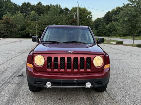Used 2017 Jeep Patriot High Altitude image 2