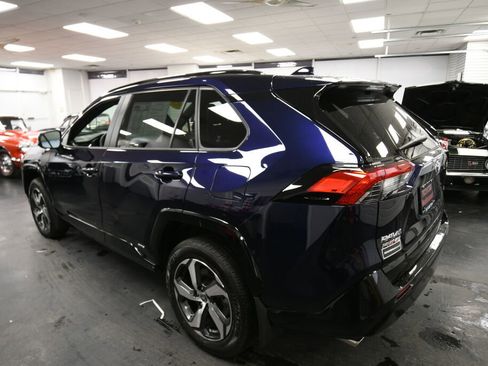 Certified 2023 Toyota RAV4 SE image 5