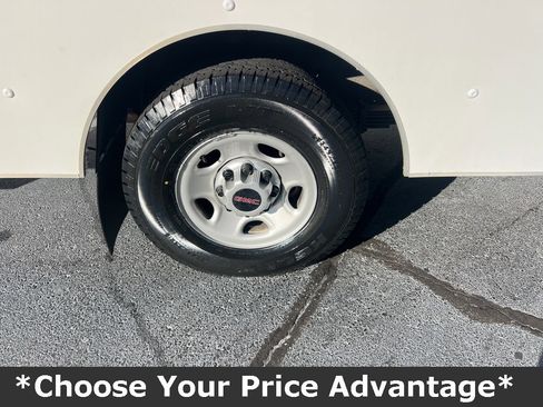 Used 2016 GMC Savana 3500 image 12