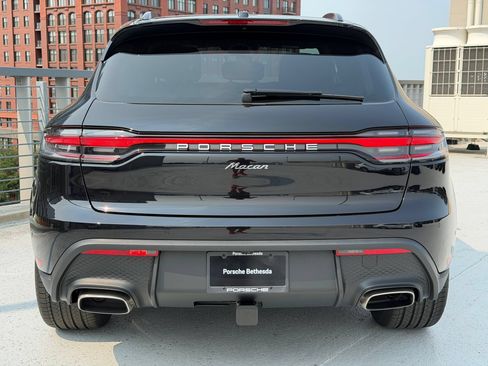 Used 2026 Porsche Macan AWD/4WD image 10