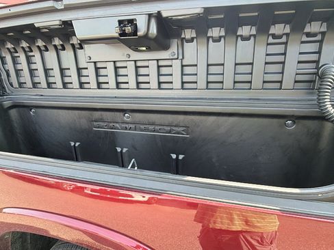 Used 2025 RAM 1500 Limited AWD/4WD image 23