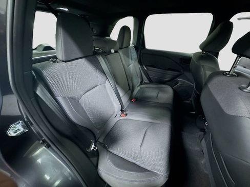 Used 2025 Subaru Forester Premium image 29