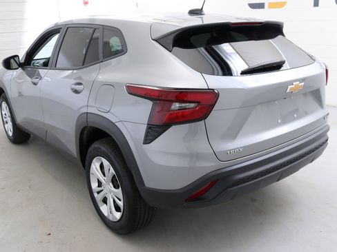 Certified 2024 Chevrolet Trax LS image 6