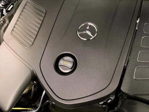 Used 2025 Mercedes-Benz C 300 Sedan image 31