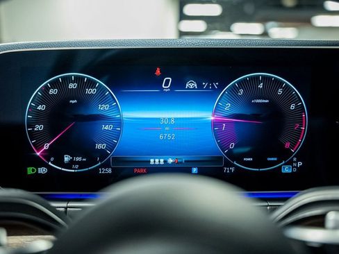 Used 2024 Mercedes-Benz GLE 350 4MATIC w/ AMG Line Exterior image 50