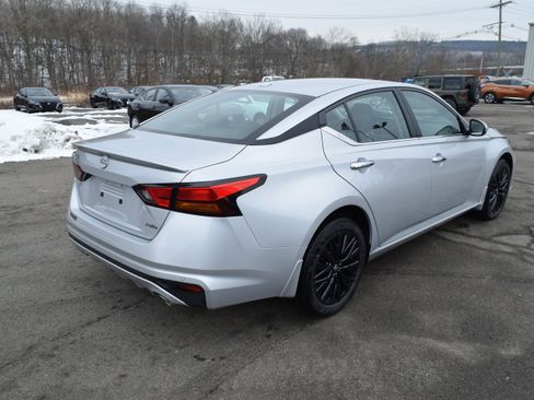 Used 2025 Nissan Altima 2.5 SV w/ SV Special Edition Package image 6