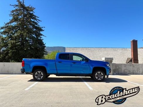 Used 2021 Chevrolet Colorado Z71 w/ Safety Package AWD/4WD image 3