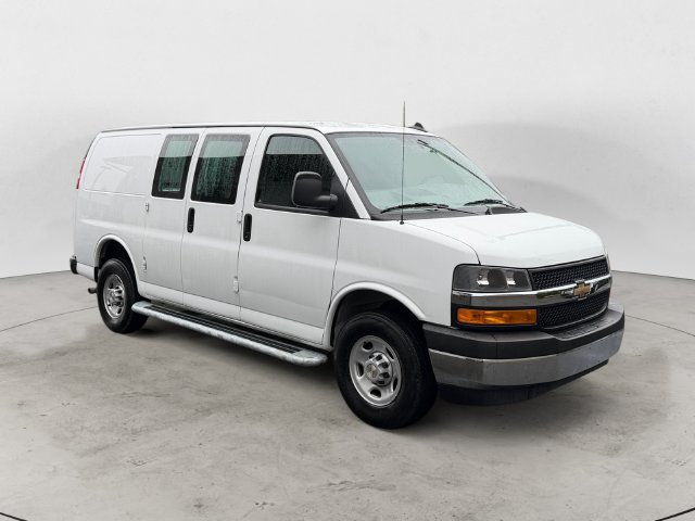 Used 2024 Chevrolet Express 2500 w/ Driver Convenience Package RWD image 7