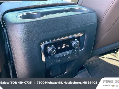 New 2026 Chevrolet Suburban High Country AWD/4WD image 25