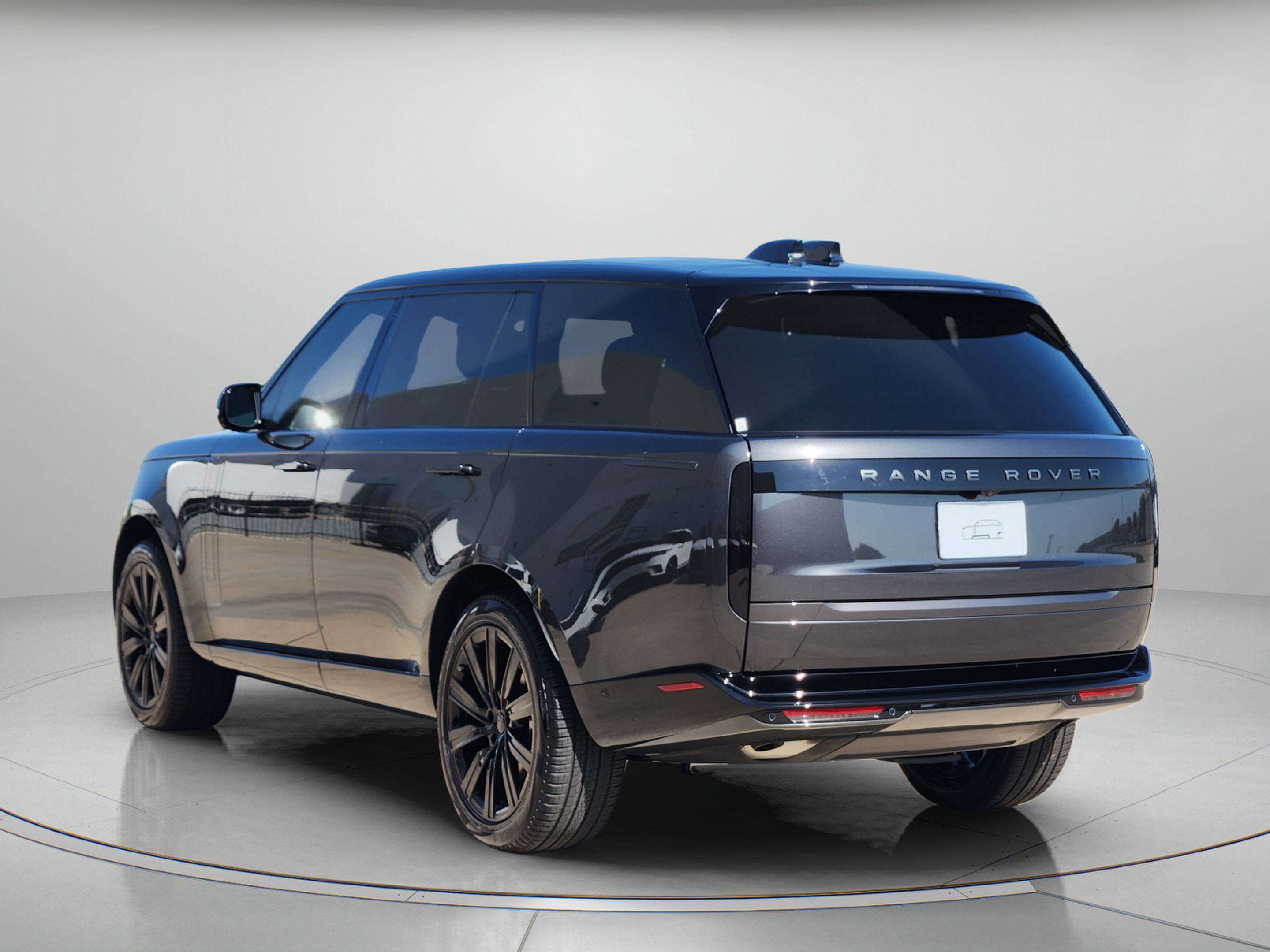 New 2026 Land Rover Range Rover Long Wheelbase SE AWD/4WD image 3