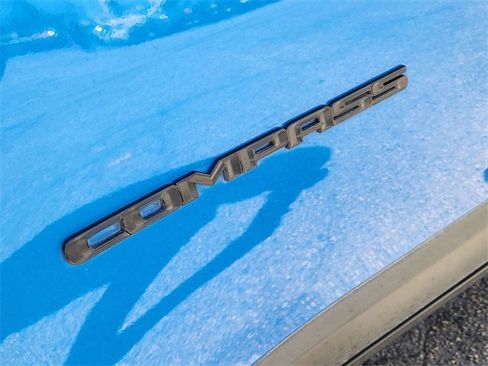 Used 2021 Jeep Compass Latitude image 30