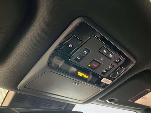Used 2025 Toyota Grand Highlander AWD Hybrid image 32