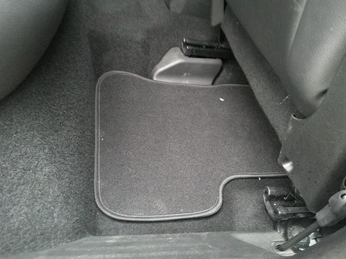 Used 2016 Jeep Renegade Limited w/ Safety & Security Group image 27