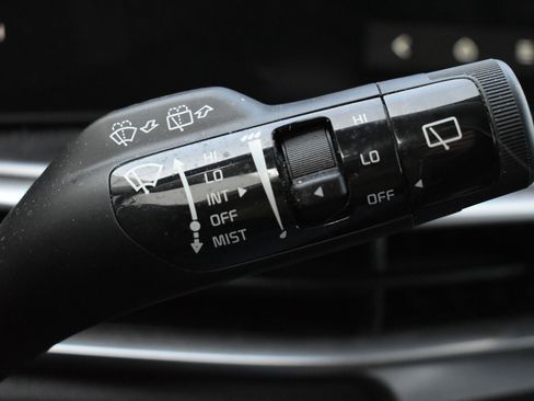 Used 2025 Kia Sorento S AWD/4WD image 23