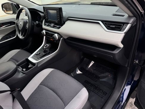 Used 2020 Toyota RAV4 XLE image 18