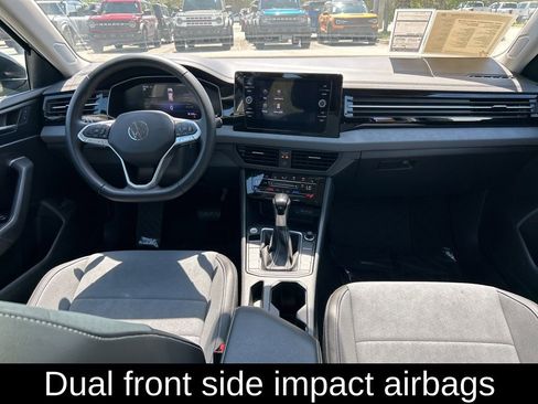 Used 2025 Volkswagen Jetta SE w/ Sunroof Package FWD image 10