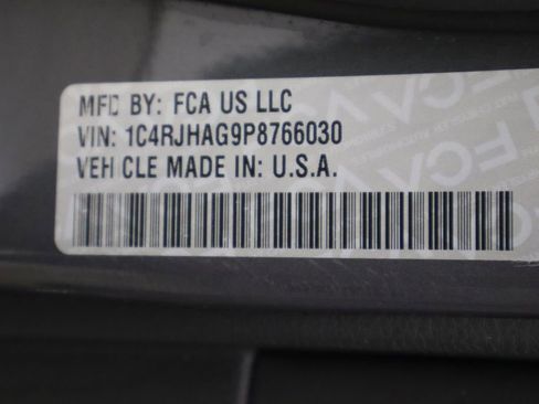 Used 2023 Jeep Grand Cherokee Altitude image 36