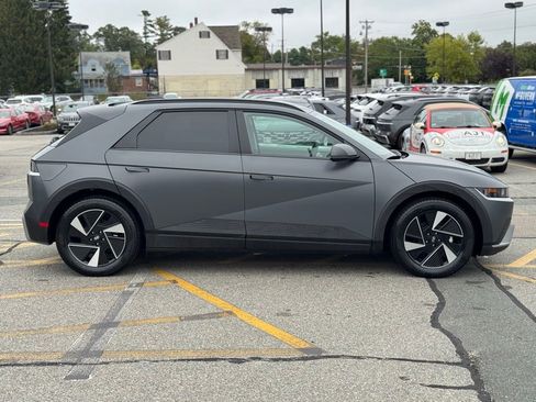 New 2025 Hyundai Ioniq 5 SEL image 6