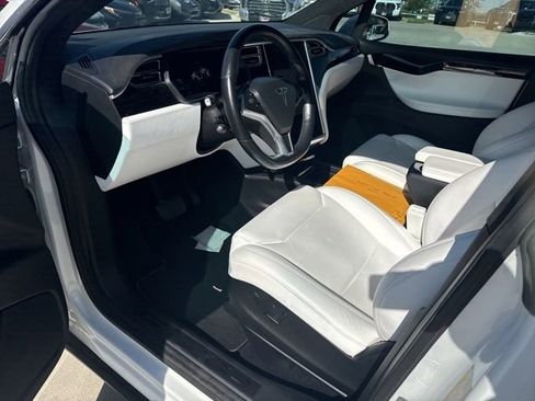 Used 2017 Tesla Model X 100D image 9