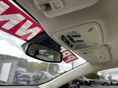 Used 2021 Chevrolet Malibu Premier image 20