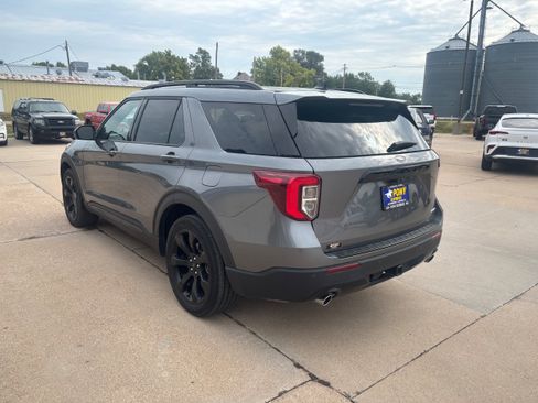 Used 2023 Ford Explorer ST-Line w/ Class IV Trailer Tow Package AWD/4WD image 5