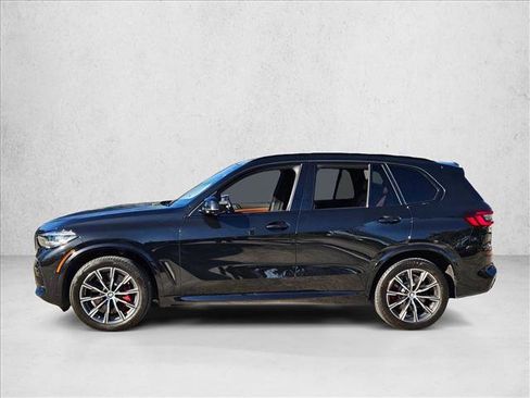 Used 2022 BMW X5 M50i image 9