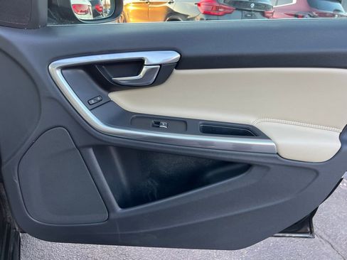 Used 2018 Volvo S60 T5 Inscription Platinum w/ Climate Package image 31