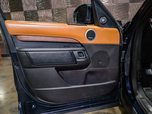 Used 2019 Land Rover Discovery HSE Luxury image 38