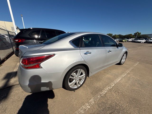 Used 2015 Nissan Altima 3.5 SL FWD image 7