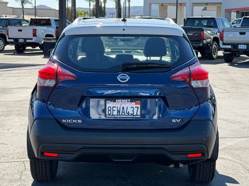 Used 2018 Nissan Kicks SV FWD image 7