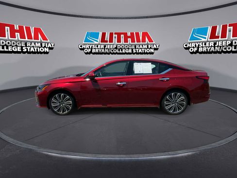 Used 2024 Nissan Altima 2.5 SL FWD image 5