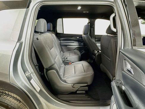 Certified 2026 Chevrolet Traverse LT FWD image 26