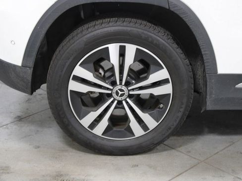 Used 2025 Mercedes-Benz GLA 250 image 13