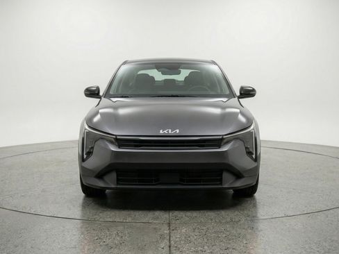 Used 2025 Kia K4 LXS image 2