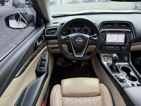 Used 2016 Nissan Maxima Platinum image 14