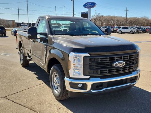 New 2025 Ford F250 XL w/ 360-Degree Camera Package RWD image 6