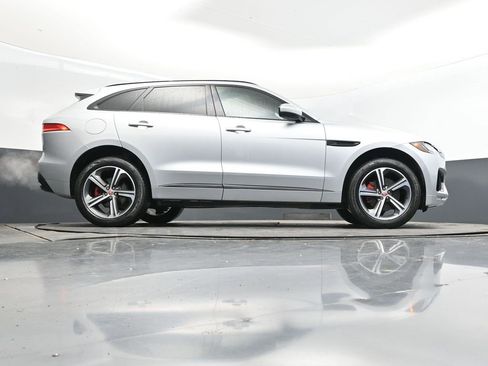 Used 2017 Jaguar F-PACE S image 42